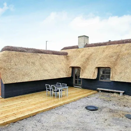 Two-bedroom Holiday In 3 *